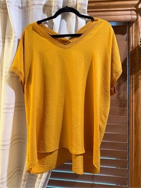 Ivy Jane Mustard V-Neck Women's Top - Casual Short Sleeve